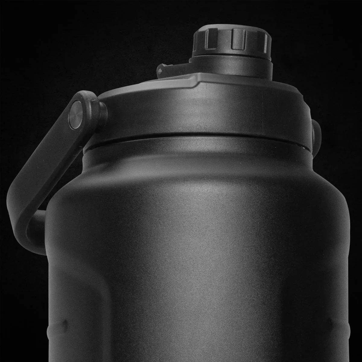 2.5L INSULATED BOTTLE - BLACK