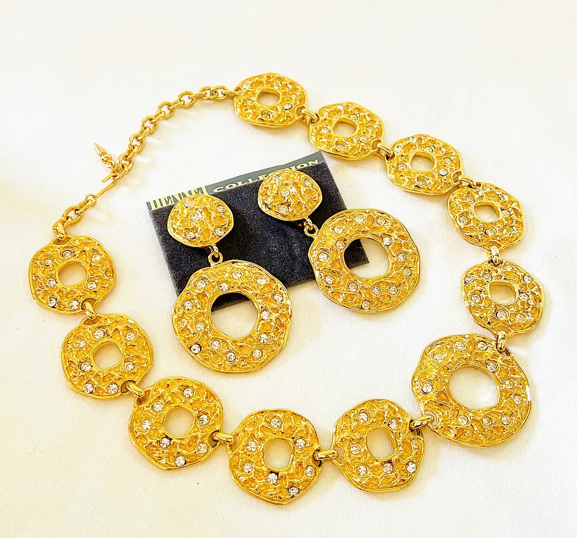 80s massive couture style hammered style gold metal tone couture style necklace