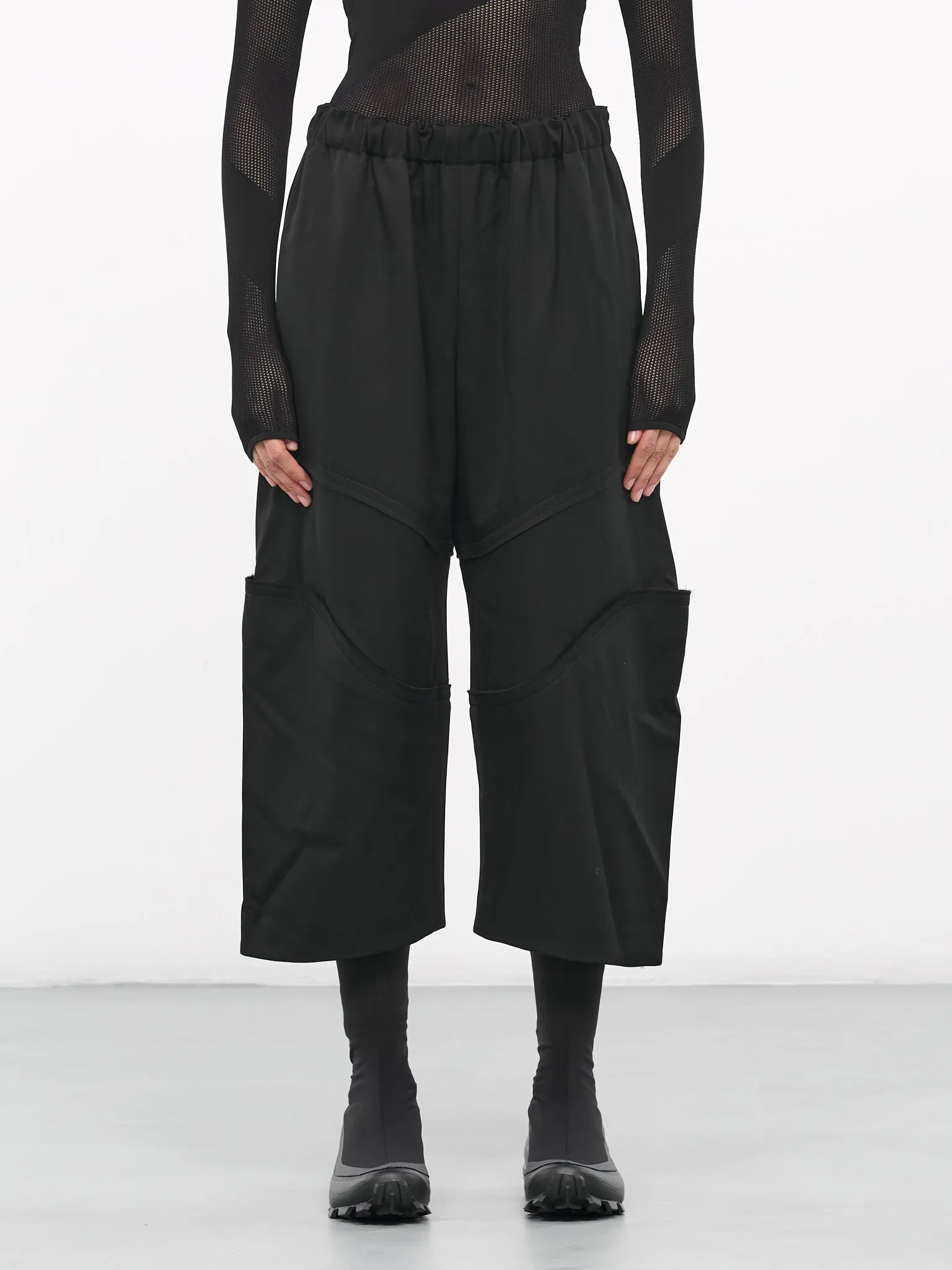 Cropped Elasticated Trousers (GL-P010-051-BLACK)