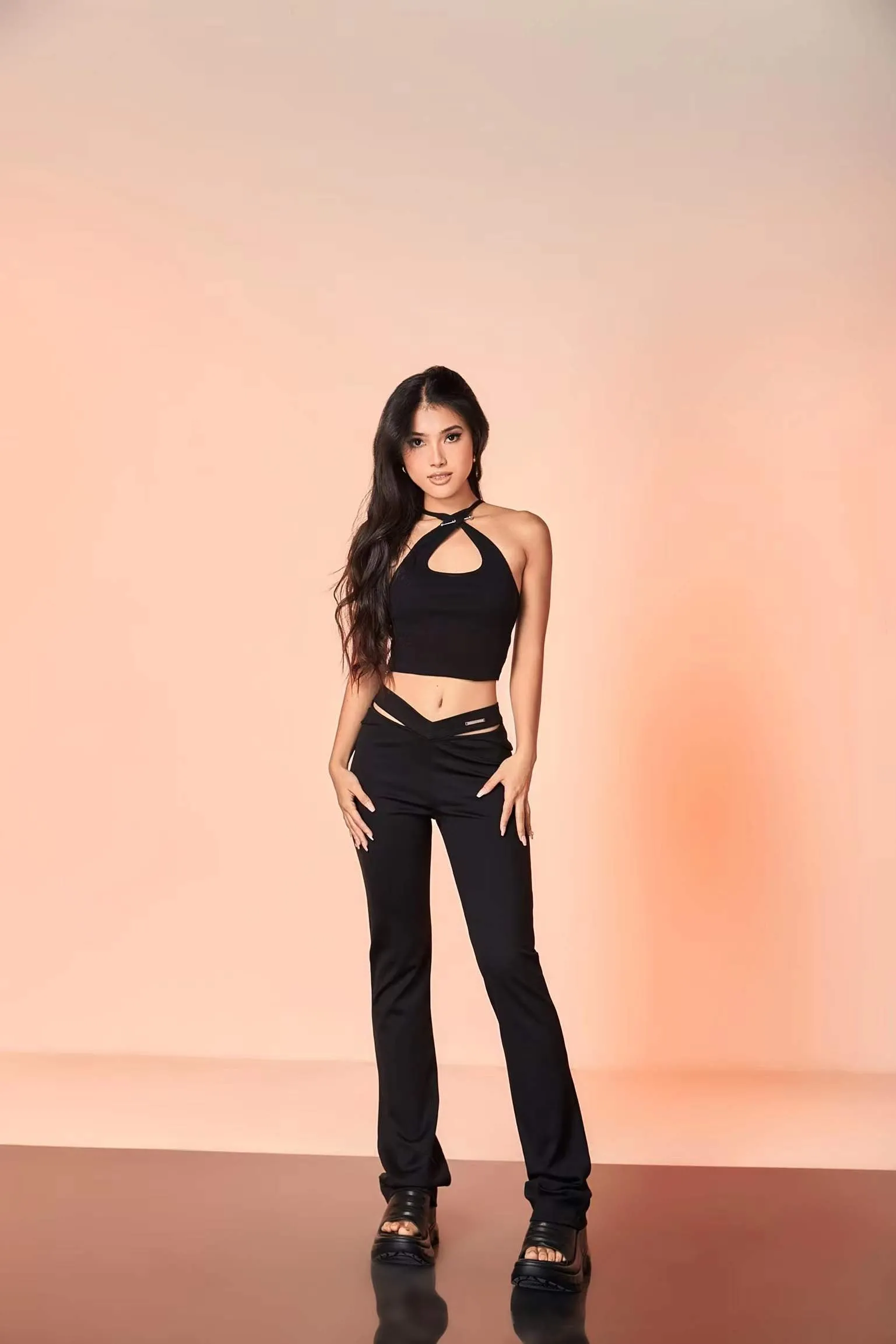 Unicorn Blood Solid Color Halter Sleeveless Cropped Top V-Waist Band Slim Pants Matching Set